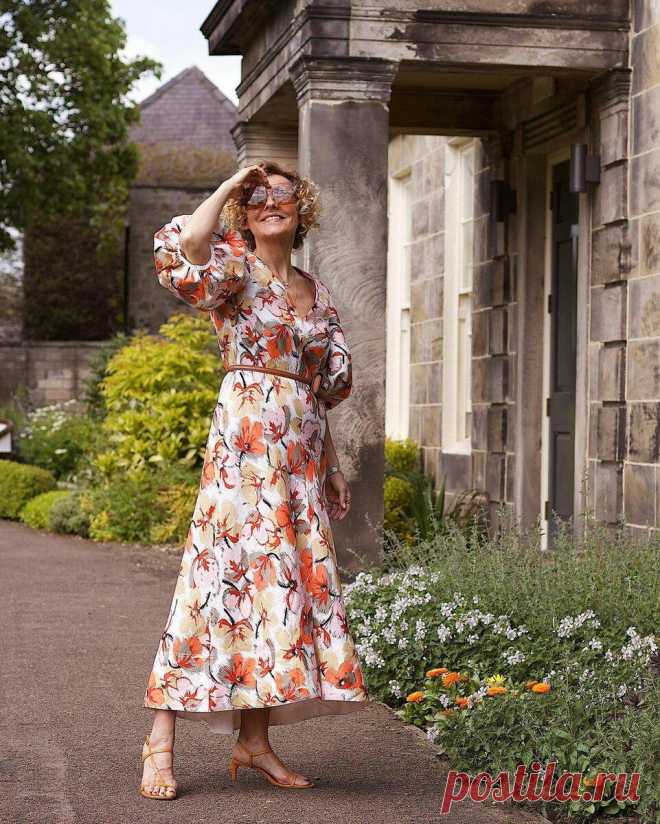 10 стильных образов для женщин 50+, которые цепляют и остаются в памяти
Мода не имеет возрастных ограничений, главное, найти свой стиль и оставаться верной ему. Давайте сегодня рассмотрим 10 безупречных образов для лета. Берем пример с Instagram-модницы 50+. Платья с цветочным принтом – незаменимая вещь в базовом дамском гардеробе. Модель с воздушными рукавами-фонариками добавит образу стиля и...
Читай дальше на сайте. Жми подробнее ➡