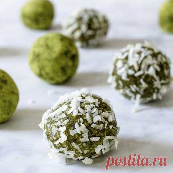 Веганские кокосовые конфеты с матча