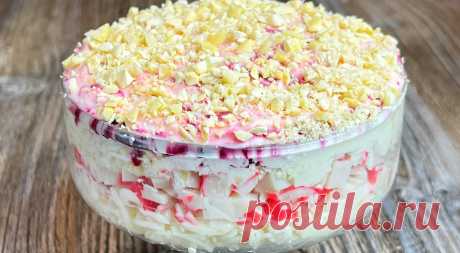 В нынешних ресторанах подают большое количество вкусных салатов, которые на самом деле легко повторить и дома. Вы сами выбираете, каким будет блюдо, следите за качеством ингредиентов и сильно экономите бюджет семьи. Более того, приготовить дома в разы быстрее, чем идти в ресторан. Салат, который мы хотим сегодня предложить, можно заказать в ресторане, но, как правило, […]