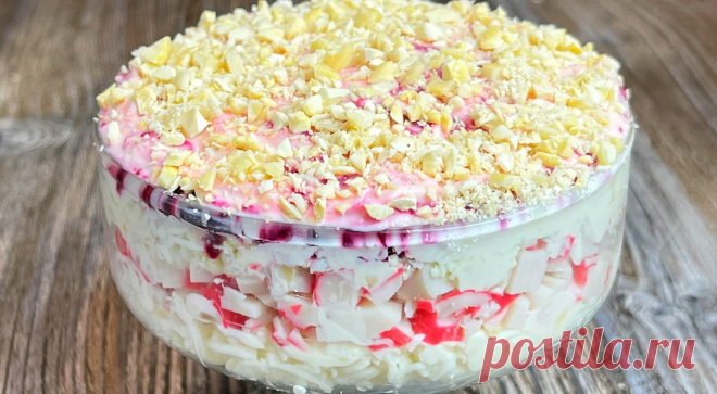 В нынешних ресторанах подают большое количество вкусных салатов, которые на самом деле легко повторить и дома. Вы сами выбираете, каким будет блюдо, следите за качеством ингредиентов и сильно экономите бюджет семьи. Более того, приготовить дома в разы быстрее, чем идти в ресторан. Салат, который мы хотим сегодня предложить, можно заказать в ресторане, но, как правило, […]