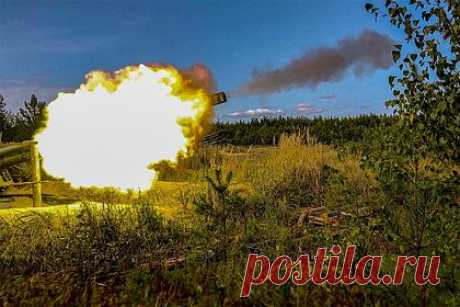 Стало известно об артобстреле Новой Каховки со стороны Украины. Украинские военные начали обстрел Новой Каховки и близлежащих сел в Херсонской области. Власти попросили людей находиться в укрытиях. «Новая Каховка и населенные пункты городского округа находятся под жесточайшим артиллерийским обстрелом со стороны ВСУ», — подчеркнули в сообщении.