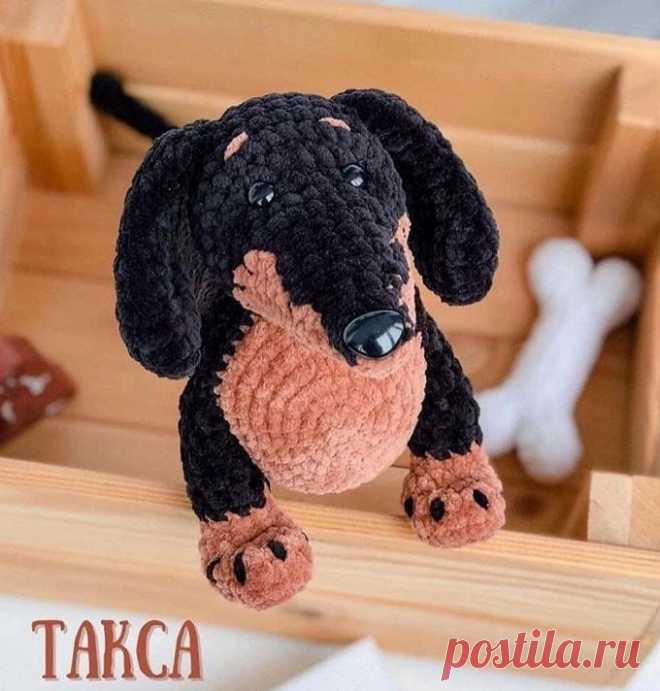 Бесплатный мастер-класс по вязанию Такса крючком. Автор описания - @ahtoys_handmade. 🧶Схемы вязания игрушек IRINELY.ART🧵