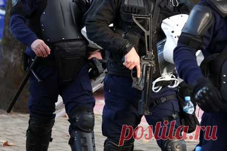 В Албании арестовали грузинского вора в законе Лавасоглы Батумского. В Албании полиция арестовала 42-летнего грузинского вора в законе Миндию Горадзе, известного в криминальном мире как Лавасоглы Батумский. Авторитета задержали в городе Тирана в результате совместной спецоперации правоохранительных органов Албании и Черногории. Лавасоглы Батумский находился в международном розыске.