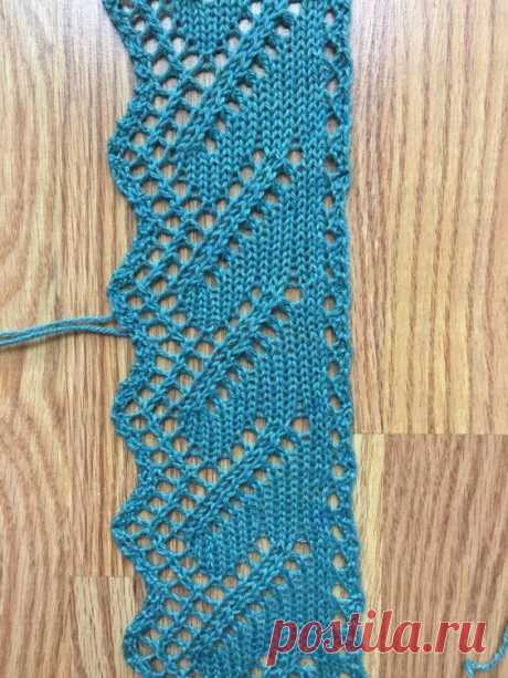 Don't graft alone! Following along the second edging in the grafting lace edgings series, a stockinette-stitch-based edging with two different selvedges.