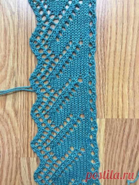 Don't graft alone! Following along the second edging in the grafting lace edgings series, a stockinette-stitch-based edging with two different selvedges.