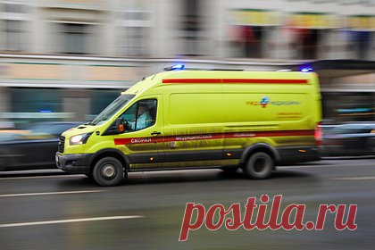 Российского рабочего придавило 800-килограммовым мешком угля. В Татарстане на производстве на рабочего упал 800-килограммовый мешок с углем. Об этом сообщил источник РЕН ТВ. По его данным, мужчина, который работал на металлургическом комбинате в селе Черемшан, получил несовместимые с жизнью травмы. Мешок с углем сорвался вниз с петли электрического крана при выгрузке.