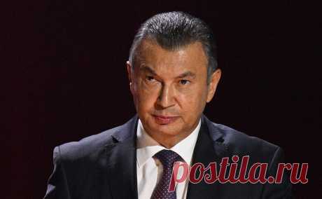 Таджикистан заявил о «нарушении прав и свобод» своих граждан в России. Студенты, дети и пожилые из Таджикистана вынуждены часами и днями ждать на границе России позволения въехать, такая тенденция увеличивается, рассказал премьер республики. Москва настаивает, что все действия соответствуют закону