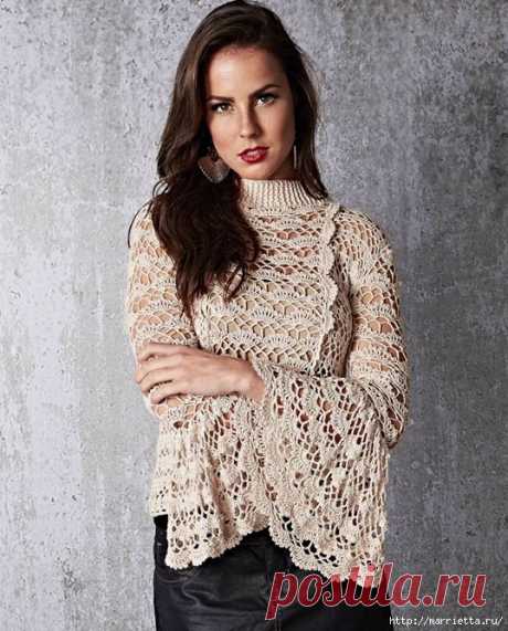 Блузка крючком с расклешенными рукавами