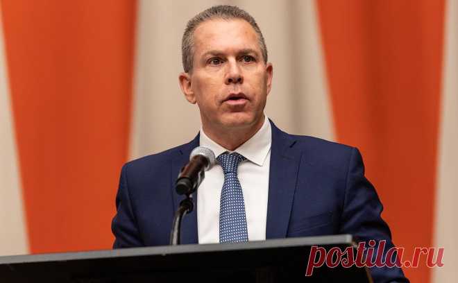 Постпред Израиля предложил ООН сесть на скамью подсудимых в Гааге. Организация Объединенных Наций должна предстать перед Международным судом ООН в Гааге как соучастник преступлений палестинской группировки ХАМАС.