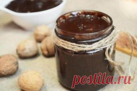 Нутелла
Нутелла — вкусный рецепт из детской кухни, да не только. Она также полезнее магазинного и готовится легко, а самое главное детям понравится. Для приготовления нутеллы сметану лучше брать домашнюю, а не магазинную.

Ингредиенты:

— 1 ст. сахара

— 1 ст сметаны

— 1 ст. молока

— 1 ст мелко рубленных ядер грецких орехов

— 2 ст. ложки какао

— 2 ст. ложки муки

Приготовление: Читать далее »
