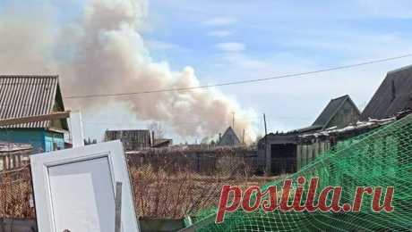 В Иркутской области ввели режим ЧС из-за пожаров. В Братском районе Иркутской области ввели режим чрезвычайной ситуации из-за пожаров, начавшихся в дачном кооперативе. Об этом сообщил мэр Братского района Александр Дубровин в Telegram-канале. Жителей частного сектора в Вихоревке, где в ...