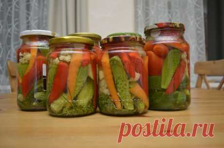 Овощное ассорти на зиму - рецепт пальчики оближешь Самое вкусное овощное ассорти на зиму – рецепт пальчики оближешь. Как приготовить овощное ассорти из того, что есть под рукой.