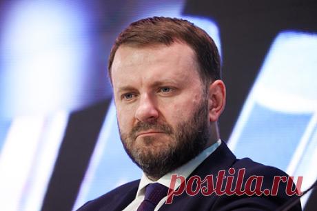 Орешкин заявил о готовности России делиться практическими решениями в ИИ. По словам замруководителя администрации президента РФ, российские компании уже реализуют проекты интеллектуальной видеоаналитики, беспилотных систем и умных городов в десятках стран