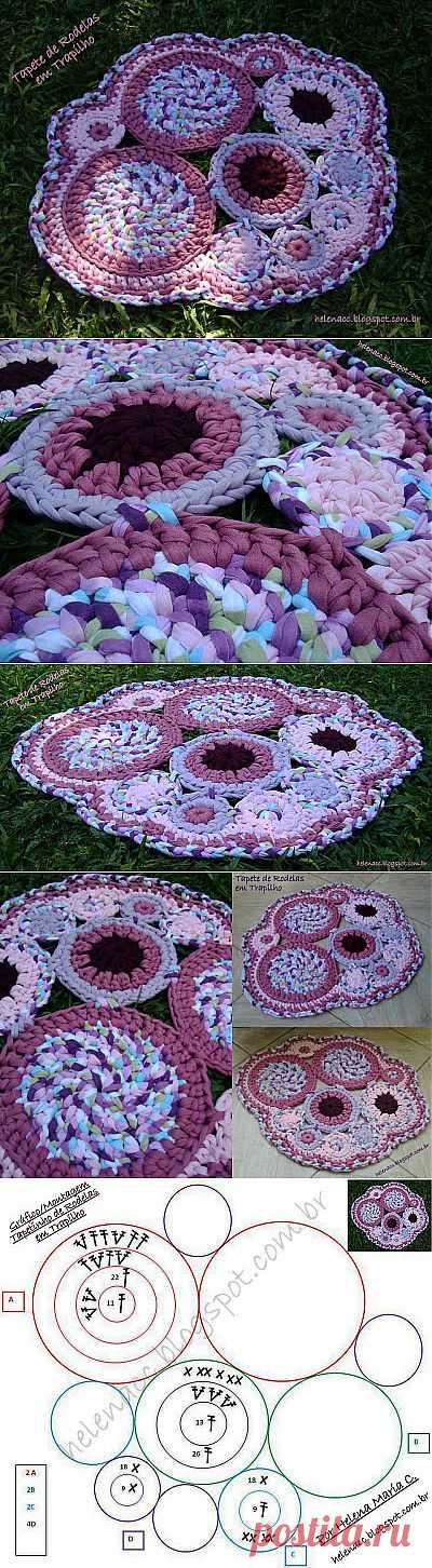 Оригинальный деревенский коврик из футболок..