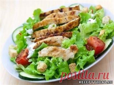 Рецепт: Салат с сухариками и курицей