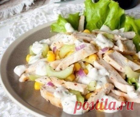 Салат из курицы с огурцом и кукурузой