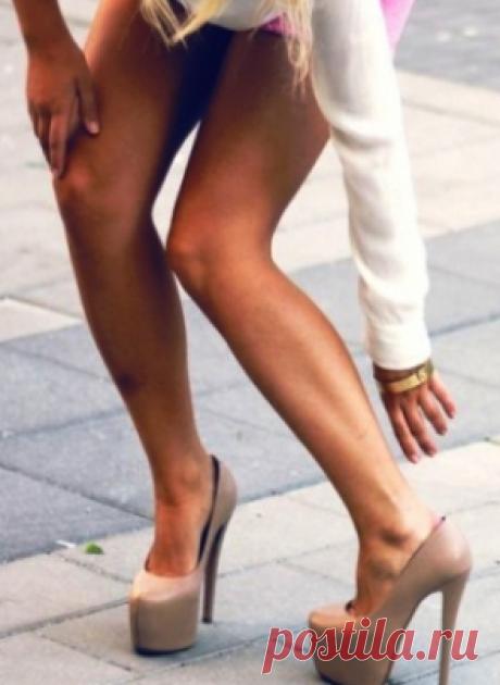 Носить высокие каблуки и не ощущать дискомфорт? Легко! Эта маленькая хитрость потрясающа!