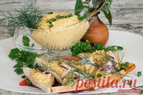 Форшмак с морковью и плавленым сыром Форшмак с морковью и плавленым сыром
Рецепт приготовления форшмака из селедки слабого посола, моркови и плавленого сыра. Сколько на самом деле существует вариантов приготовления форшмака из сельди уже, наверное, никто не скажет и с каждым днем рецептов становится все больше. Форшмак из сельди