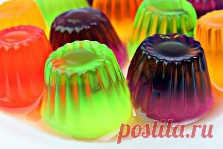 Желатин и ваше здоровье, минус избыточному весу!

Частое употребление в пищу блюд с желатином позволит до глубокой старости не задумываться о воспалении суставов, которое встречаются в настоящее время у людей до 30 лет. Артрит может за три года привести человека к инвалидной коляске.
При включении в питание холодцов, желе, мы лечимся от заболеваний%2