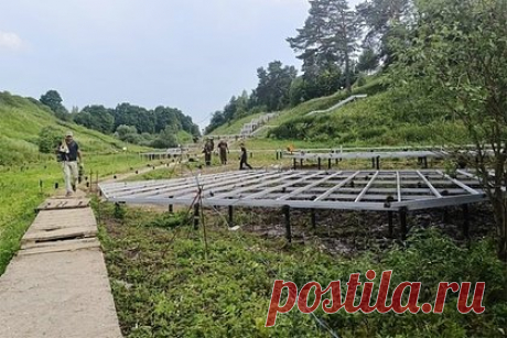 Овраг в Калужской области превратят в природно-культурный парк. В городе Боровск Калужской области на территории Текиженского оврага появится культурно-природный парк. На территории предлагается построить несколько тематических площадок: концертно-фестивальную под навесом с местами для зрителей, территорию для тихого отдыха у камня древности, смотровые площадки на склонах.
