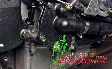 Течет антифриз, причины протекания, как устранить утечку Что делать, если течет антифриз, причины, откуда может течь антифриз, как устранить. Почему протекает система охлаждения, основные неисправности, устранение протечек охладителя.