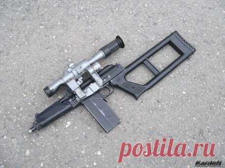 Одним из главный преимуществ Войскового Снайперского Комплекса (ВСК-94) перед снайперской винтовкой ВСС является то, что ВСК может вести стрельбу без глушителя. ВСС такого себе позволить не может, т.к. глушитель у нее является интегрированным.