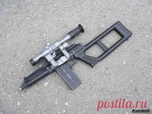 Одним из главный преимуществ Войскового Снайперского Комплекса (ВСК-94) перед снайперской винтовкой ВСС является то, что ВСК может вести стрельбу без глушителя. ВСС такого себе позволить не может, т.к. глушитель у нее является интегрированным.