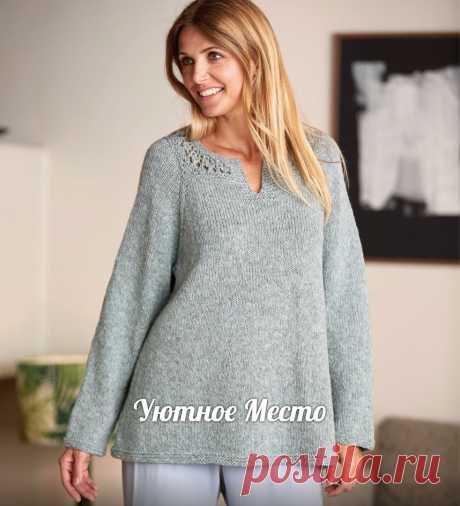 Туника спицами

РАЗМЕРЫ S (M) L 

ВАМ ПОТРЕБУЕТСЯ 

Пряжа (100% шерсти; 50 г/145 м) — 8 (9) 10 мотков серо-голубой; прямые спицы № 4,5 и 5,5; круговые спицы № 4,5 и 5,5 длиной 60 и 80 см. 


УЗОРЫ 
ЛИЦЕВАЯ ГЛАДЬ 
Лицевые ряды — лицевые петли, изнаночные ряды — изнаночные петли. 

ПЛОТНОСТЬ ВЯЗАНИЯ 
18 п. х 25 р. = 10 х 10 см, связано лицевой гладью на спицах № 5,5. 


КОКЕТКА 

На спицы № 4,5 набрать 83 п. и вязать 3 р. лицевыми. 
Перейти на спицы № 5,5, провязать еще 2 р....