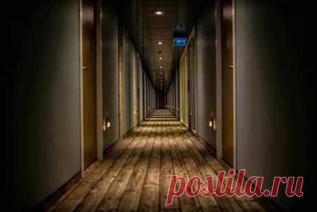 Известный психолог напала на сотрудницу отеля и устроила дебош