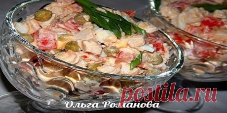 Салат с куриной грудкой, помидорами и зелёным горошком | KaifZona.Ru