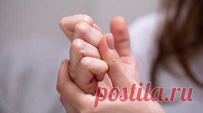 Невролог Джикия: регулярный хруст пальцами может привести к износу суставов. Врач-невролог «СМ-Клиники» Марианна Джикия рассказала, что щёлканье суставами негативно влияет на здоровье рук. Читать далее