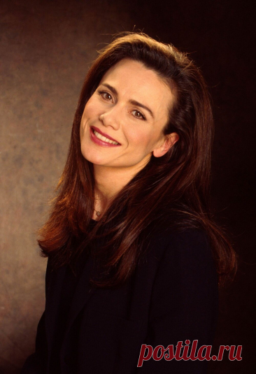 Лена Олин