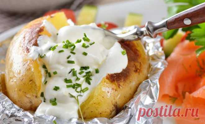 Запекли картошку и просто каждый день меняем начинку: вкусы не надоедают месяц