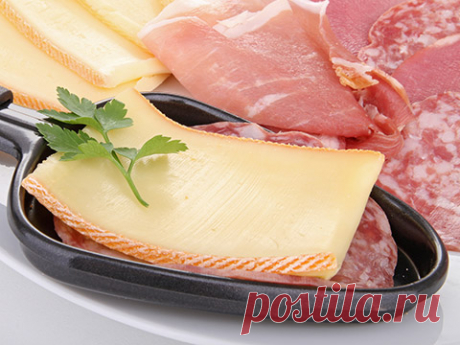 Раклет с колбасой