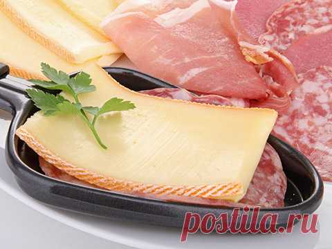 Раклет с колбасой