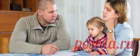 Алименты задним числом: порядок действий, необходимая документация Семейным законодательством предусмотрены обязанности разведенных родителей в отношении своих детей. Главным образом это касается того из них, кто живет отдельно от ребенка. В этом случае он должен пла...