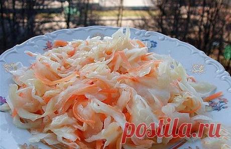 Бомбовая капустка
--------------------------------------------------------------------------------------------------
Делала вчера на ночь. Утром тарелку умяли в пять сек))))) В 200 граммах 149 калорий, а вкусноооооооооооооооо)))
Ингредиенты:
2 кг - капусты
0,4 кг - моркови
4 дольки - чеснока
можно добавить яблоко, свёклу
Маринад:
150 мл - раст.масло
150 мл - 9 % уксуса
100 г - сахара
2 ст.л. - соли
3 шт. - лавр.листа
5-6 горошин - черного перца
0,5 л - воды
Приготовление:
...