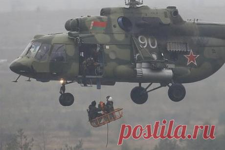 Из белорусского закона захотели убрать упоминание о боевых действиях за рубежом. В Палату представителей Национального собрания Белоруссии внесен законопроект, согласно которому предлагается исключить упоминание об участии Вооруженных сил страны в боевых действиях за рубежом. Так, предлагается внести изменения в закон «О Вооруженных силах Республики Беларусь».