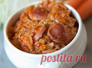 Тушёная капуста с сосисками - вкусное и простое блюдо. Рецепты с фото для мультиварок Редмонд и Поларис.