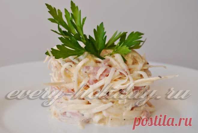Салат с сельдереем и ананасом: рецепт