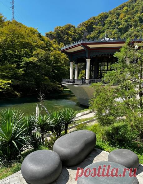 «Псырцха» — остановочный пункт Абхазской железной дороги, расположенный на электрифицированном участке Цкуара — Новый Афон в городе Новый Афон в Абхазии. Рядом с отелем Abaash