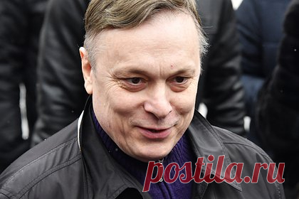 Суд вновь отказал Андрею Разину в правах на песни «Ласкового мая». Пятый кассационный суд общей юрисдикции в Пятигорске отказал продюсеру Андрею Разину в правах на песни поп-группы «Ласковый май». Он подавал кассационную жалобу на приостановку рассмотрения дела о смежных правах на музыкальные композиции группы, однако она не была удовлетворена.