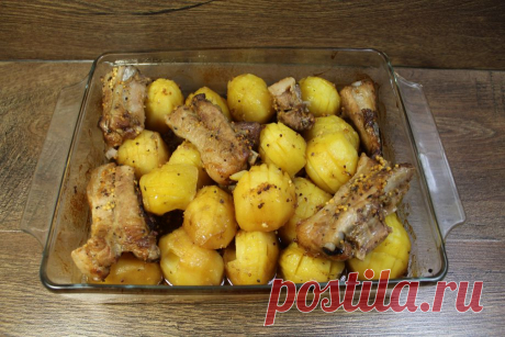 Кумушка поделилась рецептом самого удачного маринада. И картофель, и мясо просто идеальные