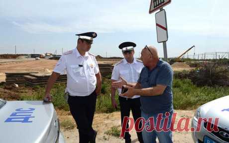 Главные засады и разводки ГИБДД против дачников Съезды с трасс, ж/д переезды, грунтовки, поле... — вы встретите инспекторов где угодно. Но теперь будете знать, что делать.
Начнем с ближнего отдыха — на даче. Для гаишника залог выполнения плана, офи...