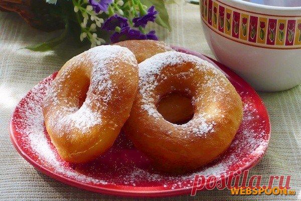 ПОНЧИКИ КЛАССИЧЕСКИЕ
Ванилин 1 щепотка
	Вода 50 мл
Дрожжи сухие 5,5 г
	Масло подсолн. 250 мл
Масло сливочное 50 г
	Молоко 250 мл
Мука  450  г
	Сахар 1,5 ст. л.
Соль 0,5 ч. л.
	Яйцo 1  шт.
**********
рецепт убавлен наполовину от оригинала