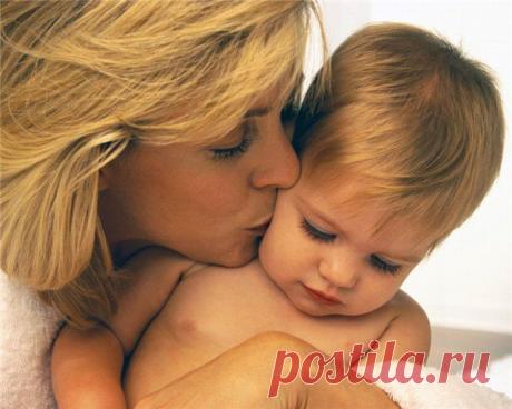 ..Твоя девочка выросла, мама.И больше всего на свете снова хочет стать маленькой, чтобы хвастаться своими успехами 
перед самыми главными глазами на земле, глазами, 
которые светятся от радости за нее.твои мама