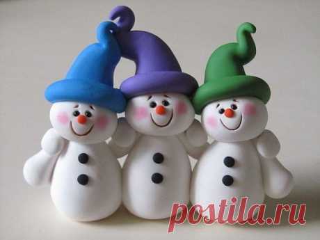 Cнеговик из полимерной глины | 25 фото | Snowman polymer clay Зима 🎄 – самое подходящее время, ❄ чтобы слепить поделку снеговик из полимерной глины. 🌲 Он будет радовать вас холодной зимой.