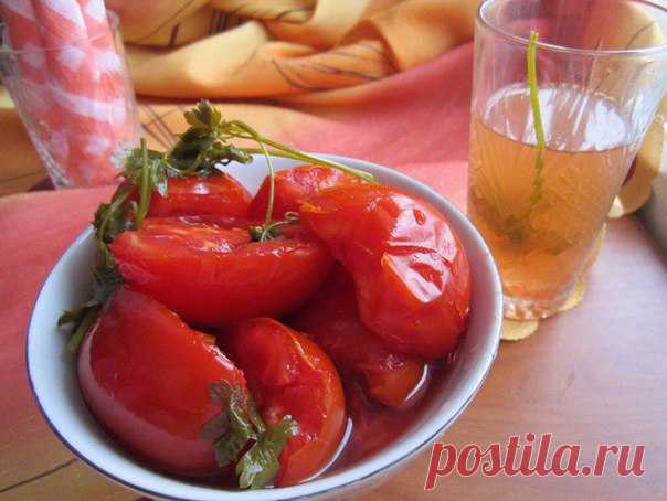 Вкусные помидоры дольками.