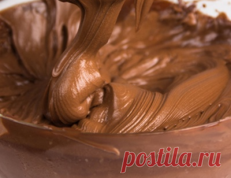 Ганаш на темном шоколаде 🍫

Классический рецепт ганаша, который получится даже у новичков. Его можно использовать как для прослойки и выравнивания в тортах или как начинку для конфет.

Сливки 33% – 350 г
Шоколад тёмный – 350 г
Cливочное масло – 150 г