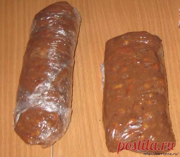 Шоколадная сладкая колбаска